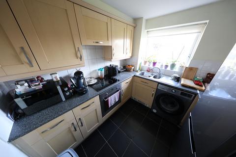 2 bedroom flat for sale, Kingfisher Heights, Hogg Lane, Grays