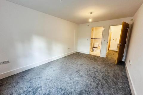 2 bedroom flat for sale, The Coppice, Worsley, Manchester, M28 2NS