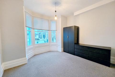 2 bedroom apartment for sale, The Strand, Ryde, PO33 1JD