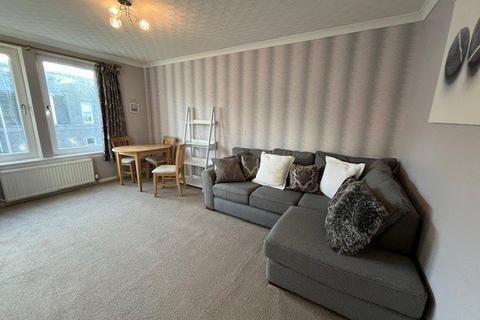 2 bedroom flat to rent, Craigton Court, Aberdeen, AB15