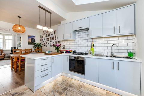 4 Goodison Crescent, Sheffield, S6 5HT