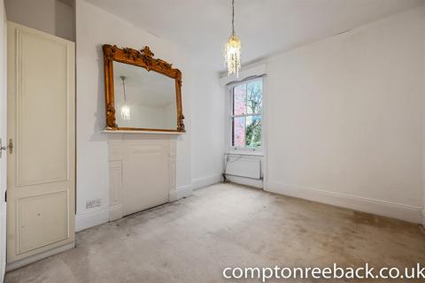 2 bedroom flat for sale, Essendine Mansions, London W9