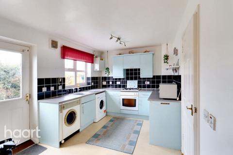 2 bedroom semi-detached house for sale, Shades Close, Leicester