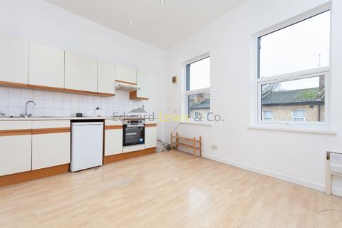 Studio to rent, Rowhill Road, London E5