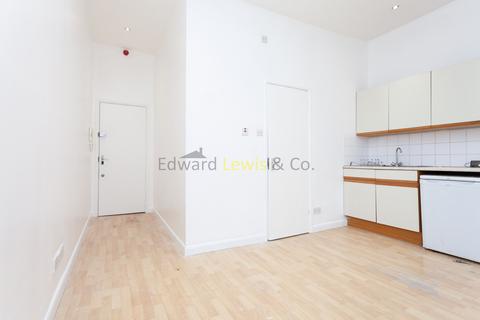 Studio to rent, Rowhill Road, London E5