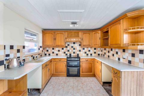 3 bedroom semi-detached house for sale, Peel Avenue, Newark NG22