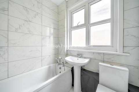 2 bedroom flat to rent, Bellingham Road London SE6