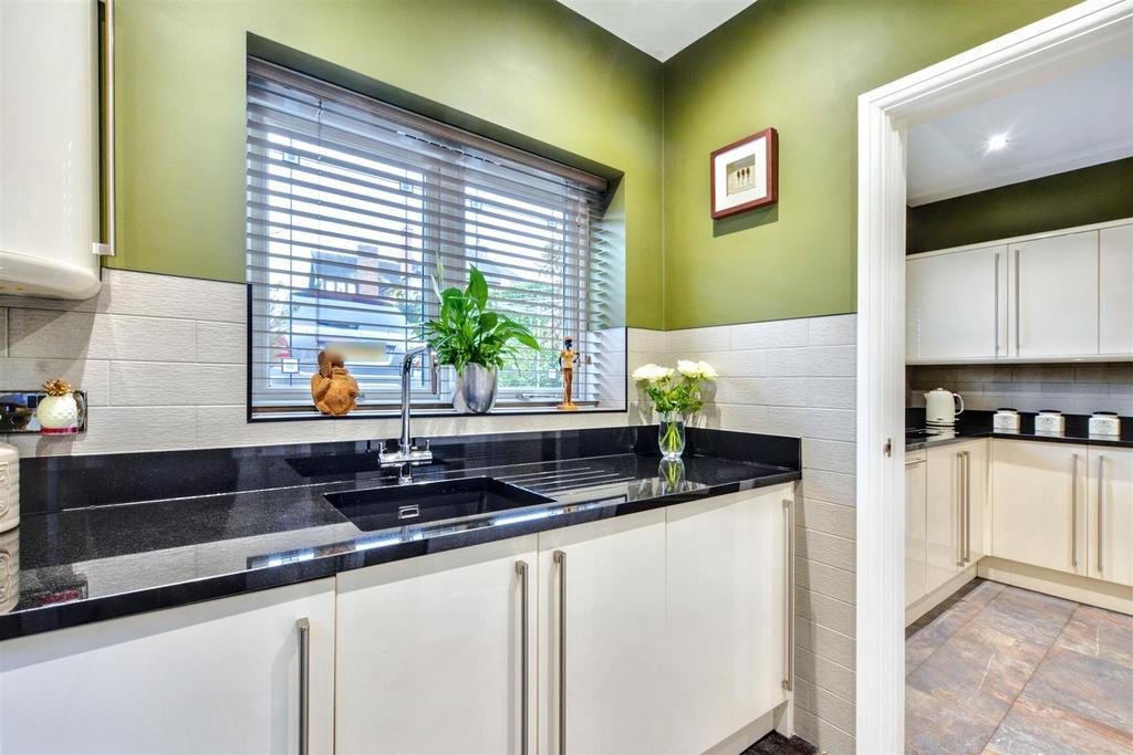 Utility Room 2.jpeg