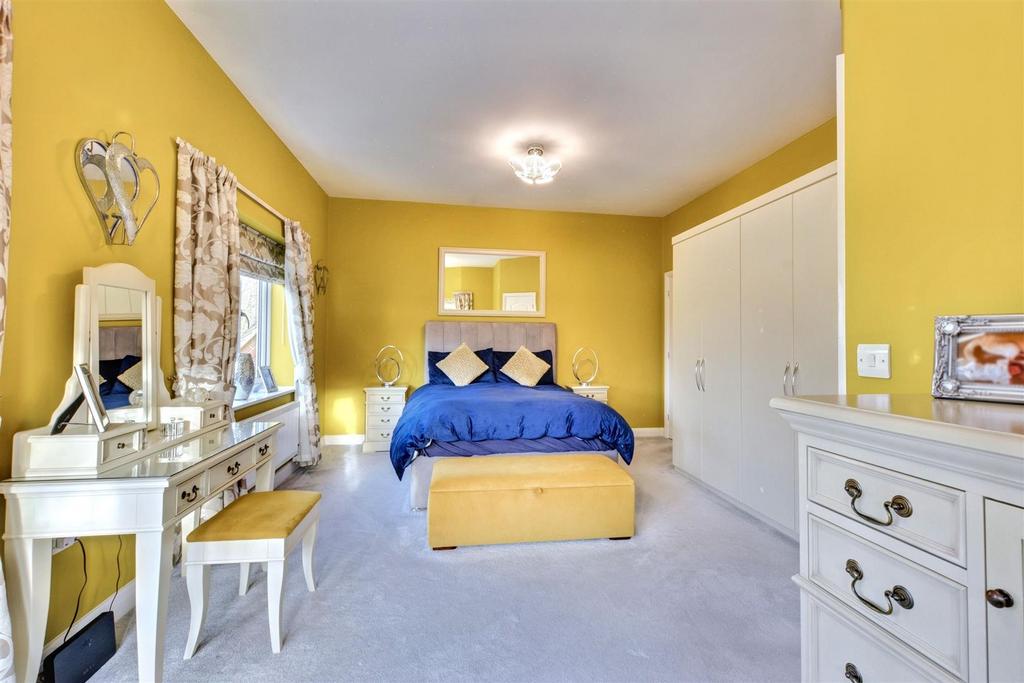 Bedroom 1 3.jpeg