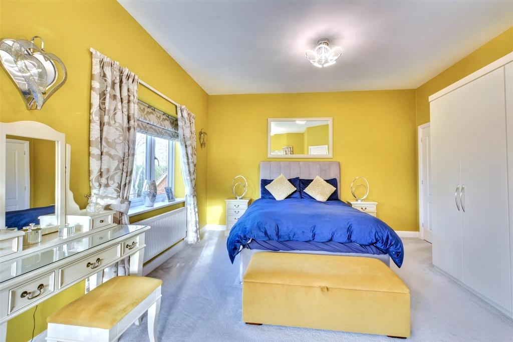 Bedroom 1 4.jpeg