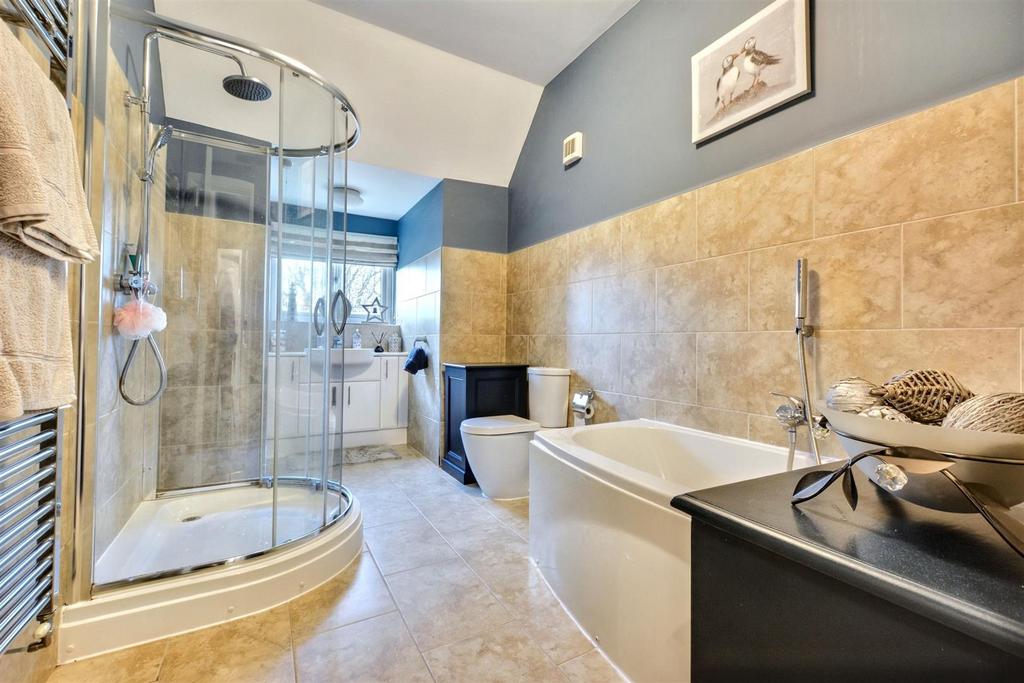 Bathroom 1.jpeg