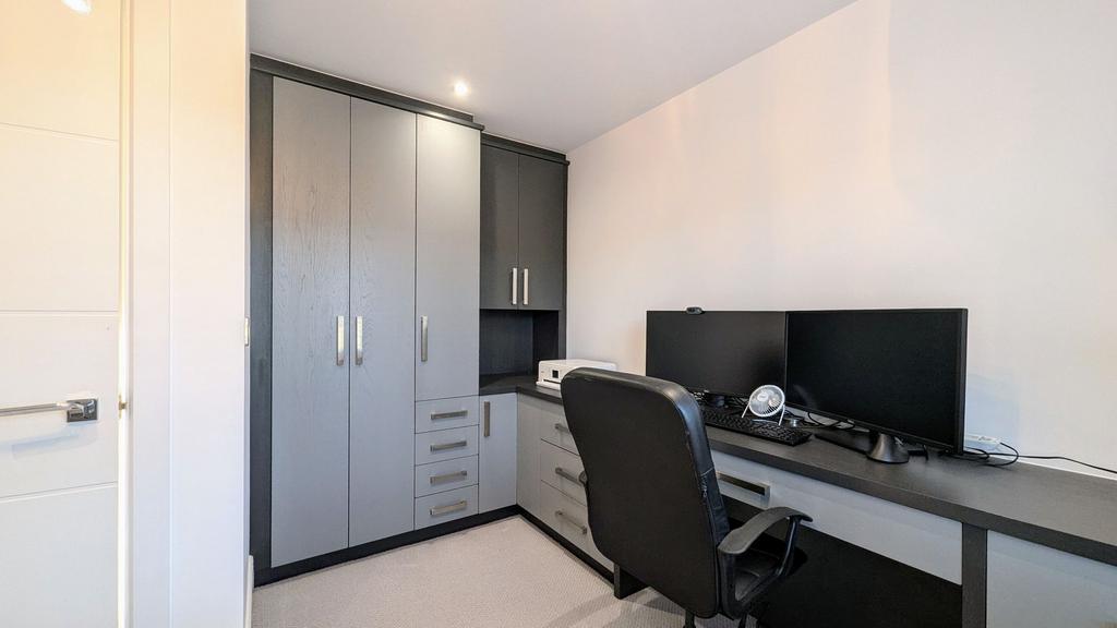 Bedroom 6/Study