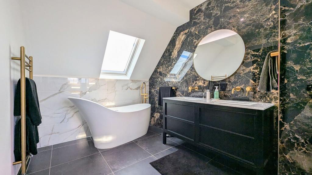 En-suite Bathroom