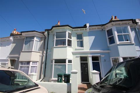 4 bedroom terraced house to rent, Crescent Road, Brighton