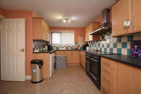 3 bedroom terraced house for sale, Stumpacre, Bretton, Peterborough