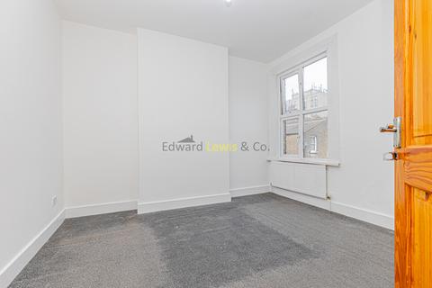 2 bedroom flat to rent, Vicarage Road, London E10