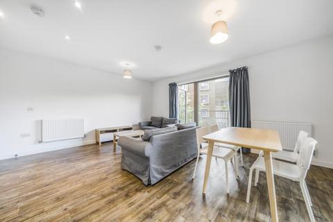 2 bedroom apartment to rent, Wey Corner, Guildford GU1