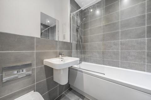 2 bedroom apartment to rent, Wey Corner, Guildford GU1