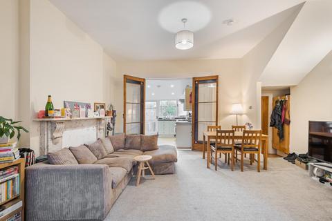 1 bedroom flat to rent, Liston Road, London SW4