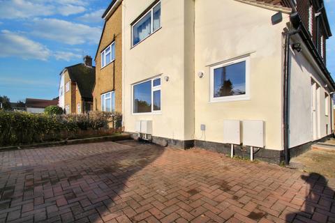 7a Lonsdale Close, Uxbridge, UB8 3BY