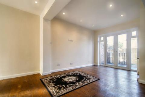 7a Lonsdale Close, Uxbridge, UB8 3BY
