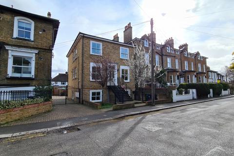 2 bedroom flat to rent, Woodlands Road, Isleworth, TW7 6NX