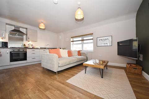 1 bedroom flat for sale, Ropeway, Bishops Itchington, Southam