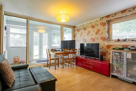 2 bedroom flat for sale, Dreghorn Drive, Colinton, Edinburgh, EH13