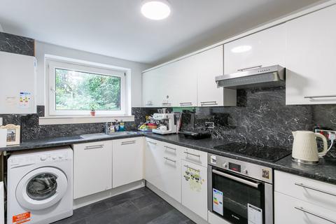 2 bedroom flat for sale, Dreghorn Drive, Colinton, Edinburgh, EH13