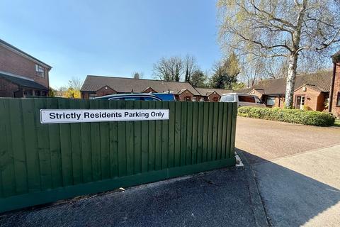 1 bedroom maisonette for sale, Brookdale Court, Nottingham NG5