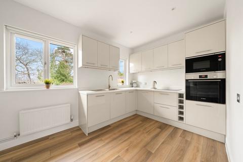4, Cedar Court The Gables, Oxshott, Leatherhead, KT22 0SD