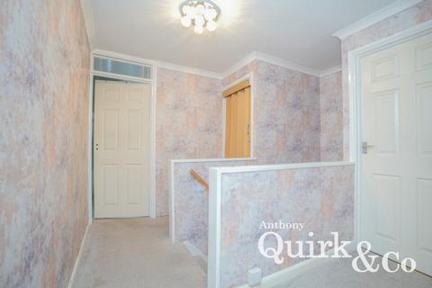 3 bedroom semi-detached house for sale, Leigh Beck Lane, Canvey Island, SS8