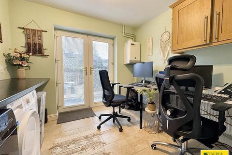 10 Alexander Road, Dove Holes, Buxton, SK17 8BN