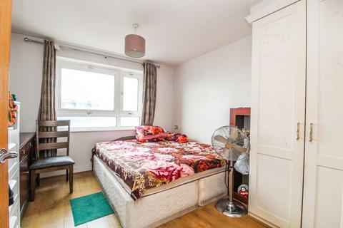 2 bedroom flat for sale, Hainault Street, ILFORD, IG1