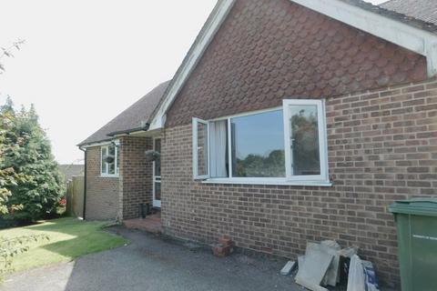 5 bedroom bungalow to rent, Asten Fields, East Sussex