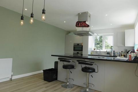 5 bedroom bungalow to rent, Asten Fields, East Sussex