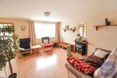 3 bedroom terraced house for sale, Sark Close, Hounslow TW5