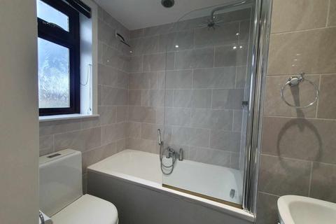 2 bedroom flat to rent, Carronside Street, Falkirk FK2