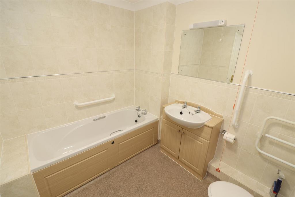 Bath / Shower Room / WC