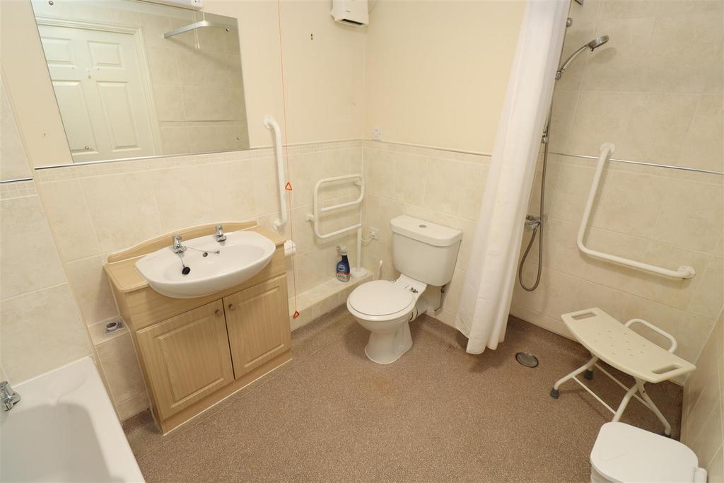 Bath / Shower Room / WC