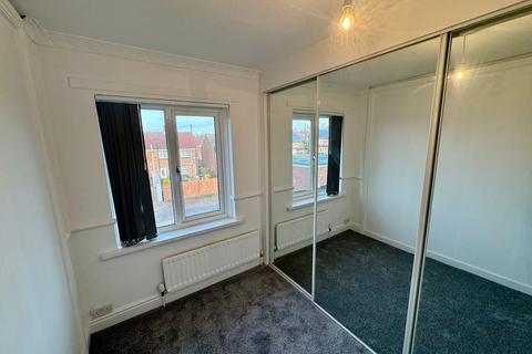 3 bedroom semi-detached house to rent, Haydon Square, Sunderland SR4