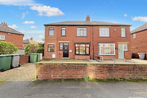 4 bedroom semi-detached house for sale, Trenton Road, Hanging Heaton,Batley