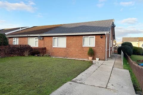 2 bedroom property to rent, Kidwelly Grove, Merthyr Tydfil, CF48