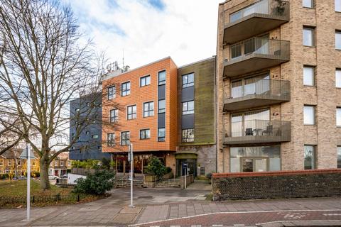 1 bedroom flat for sale, High Street, Teddington, TW11