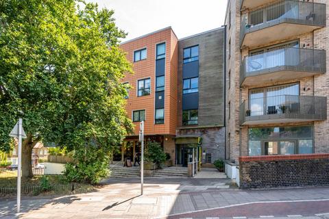 1 bedroom flat for sale, High Street, Teddington, TW11