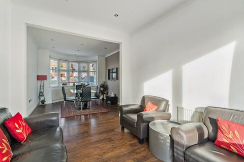 4 bedroom semi-detached house for sale, Lyndhurst Avenue, Pinner HA5