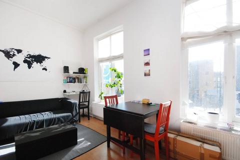 Studio to rent, Mare Street, Hackney, London, E8