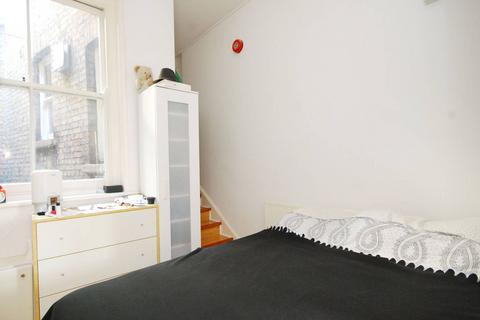 Studio to rent, Mare Street, Hackney, London, E8