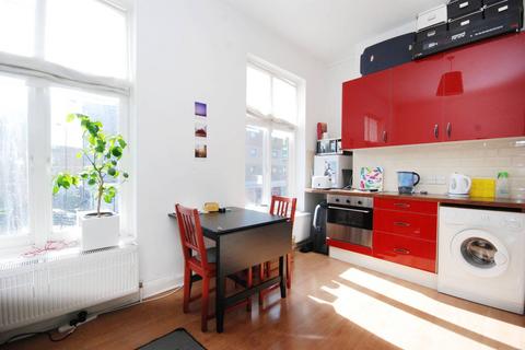 Studio to rent, Mare Street, Hackney, London, E8