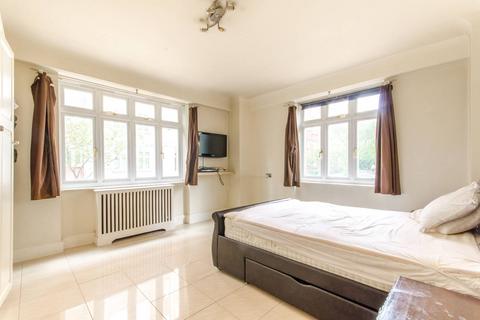 3 bedroom flat for sale, Hall Road, St John's Wood, London, NW8